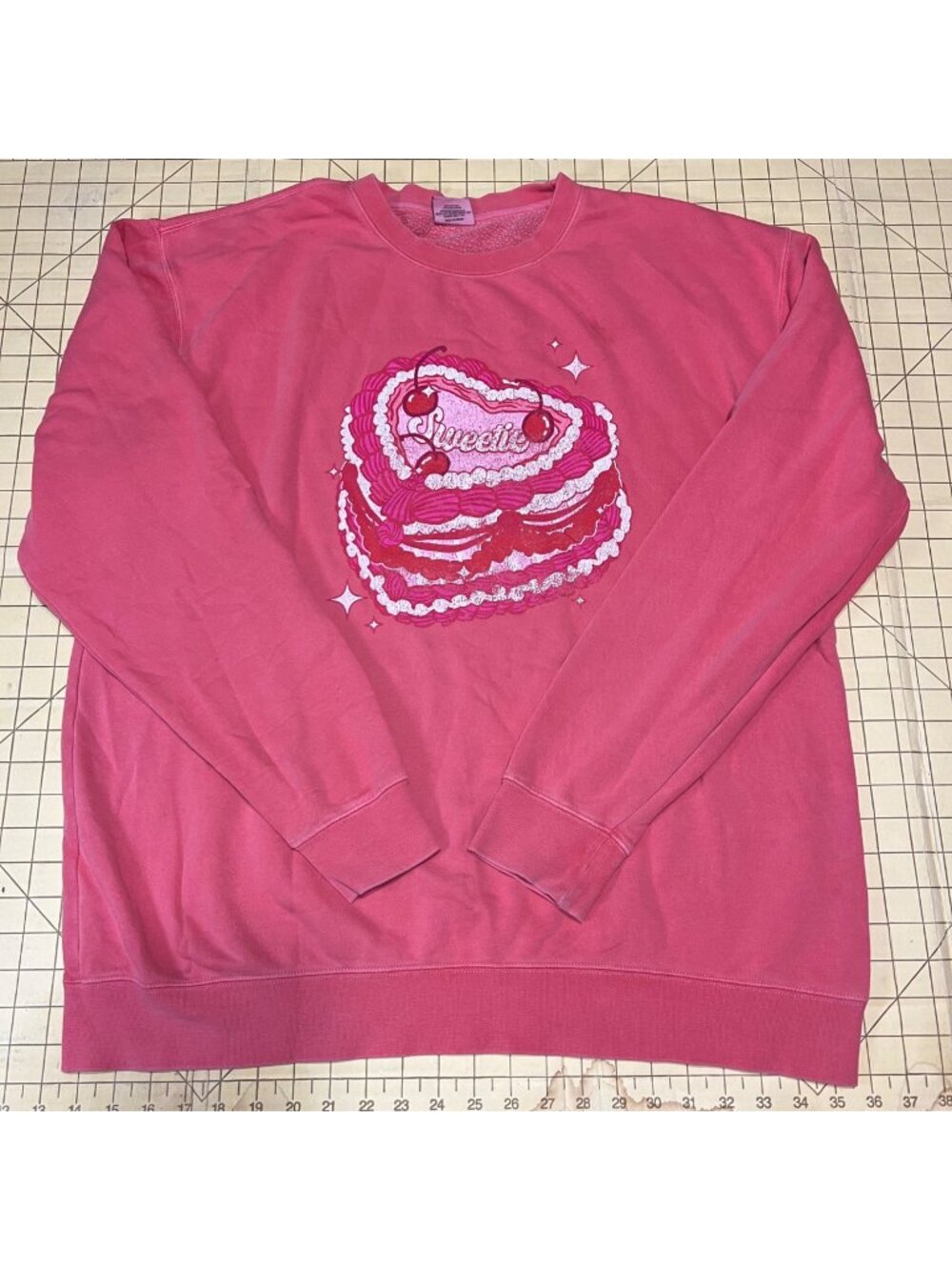 Living Fully Co By Mallory Ervin XL Pink Sweetie Cake Graphic Sweatshirt Long Sl - Picture 1 of 5